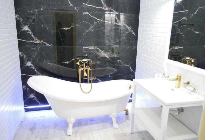 高级套房, Complex Dvir Kniazhoiy Korony