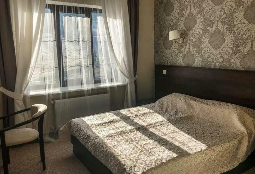 标准间, Complex Dvir Kniazhoiy Korony