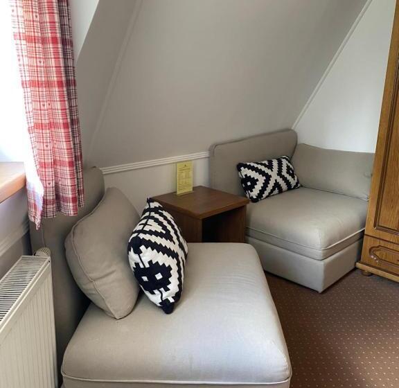 이코노미 룸, Penzión Encián