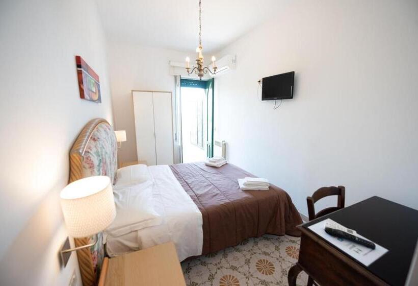 اتاق اکونومی, Villa Moschella