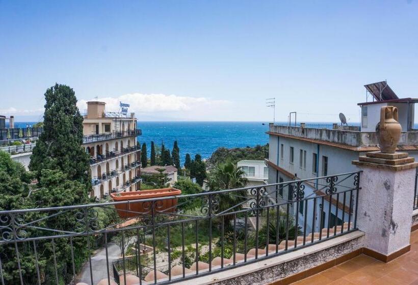 اتاق اکونومی, Villa Moschella