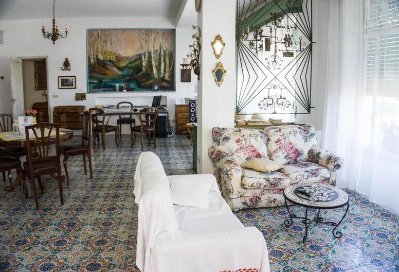 اتاق اکونومی, Villa Moschella