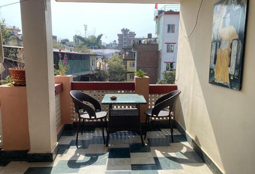 اتاق استاندارد, Birds Nest Hostel