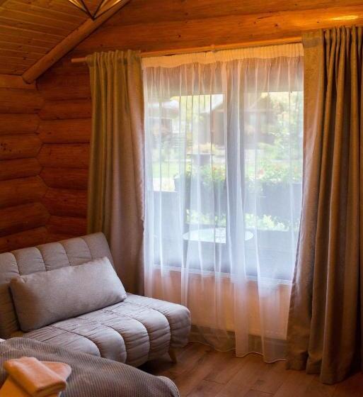 一居室别墅, Complex Adora