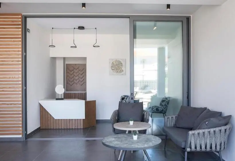 デラックスルーム, Kn Ionian Suites