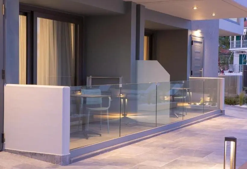 デラックスルーム, Kn Ionian Suites