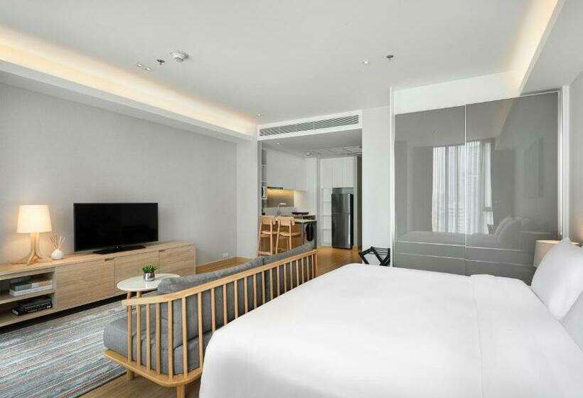 استودیوی لوکس, Oakwood Suites Bangkok