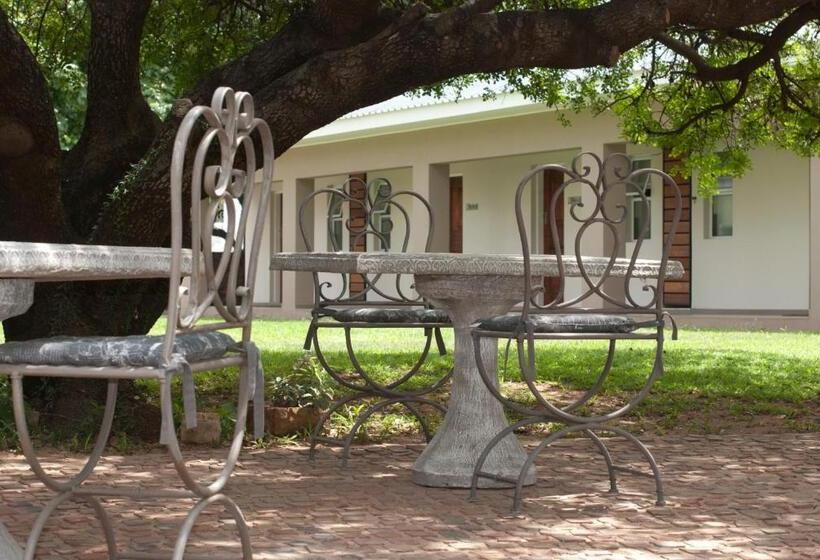 コンフォートルーム, Olden Rose Place