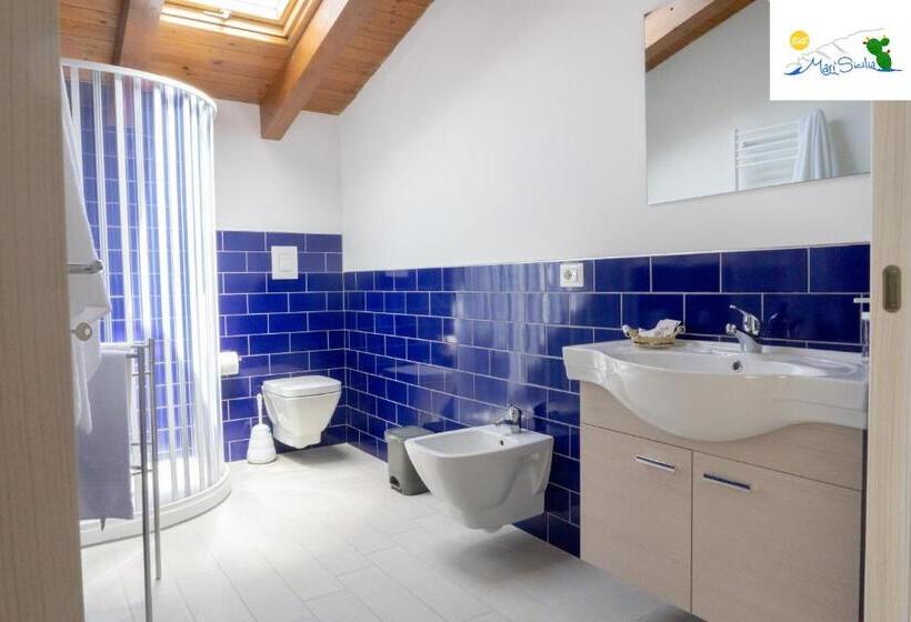 Triple Room Sea View, B&b Marìsicilia