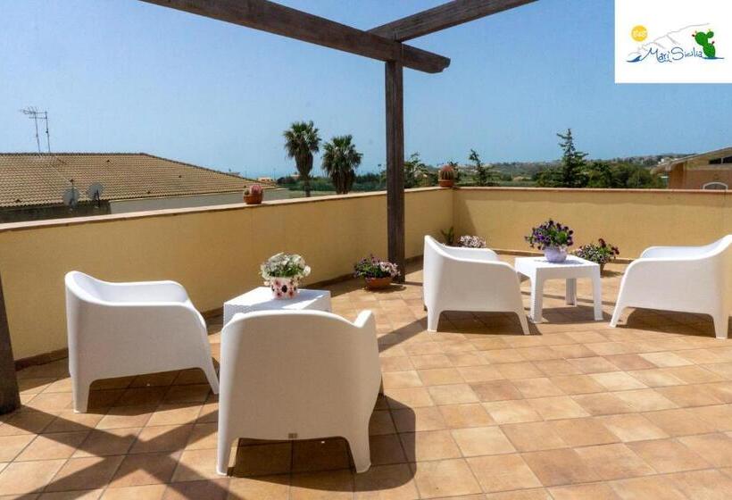 Triple Room Sea View, B&b Marìsicilia