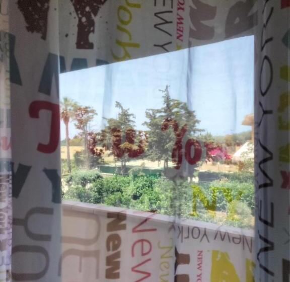 ガーデンビュースタンダードルーム, B&b Marìsicilia