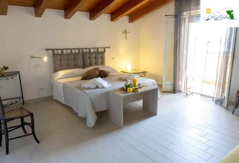 庭の見えるスタンダードトリプルルーム, B&b Marìsicilia