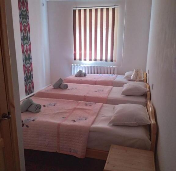 スタンダードトリプルルーム, Khiva Abdulla Guest House