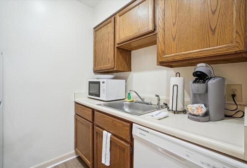 סוויטה, Cedarbrook Queen Suite 203