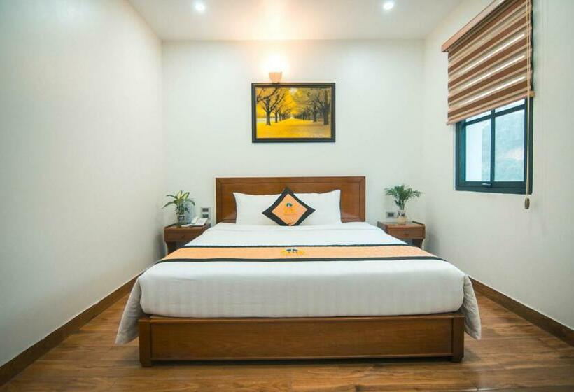 اتاق لوکس, Hoàng Long