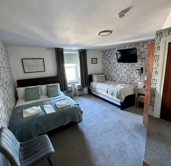 Family Room, Islay Frigate