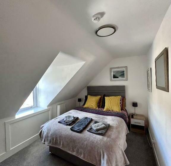 חדר סטנדרט חדר אמבטיה משותף, Islay Frigate