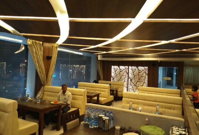 Delüks Süit, Saravanaa Residency