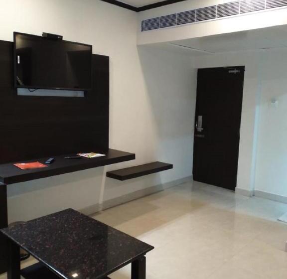 Delüks Süit, Saravanaa Residency