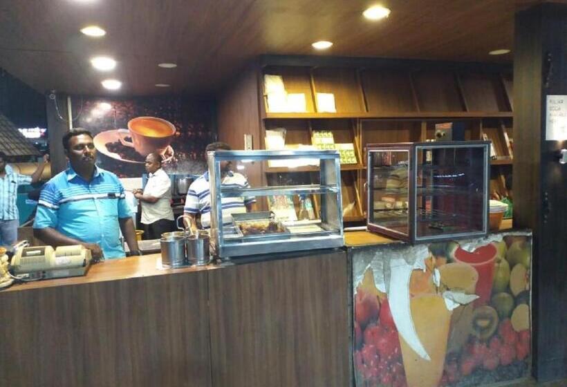 Delüks Süit, Saravanaa Residency