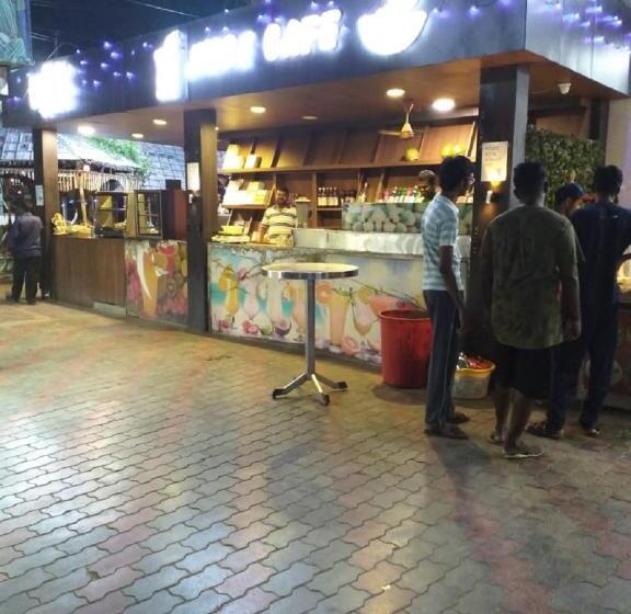 Delüks Süit, Saravanaa Residency