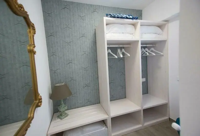 スタンダード４人部屋, Laura E Christian   Rooms