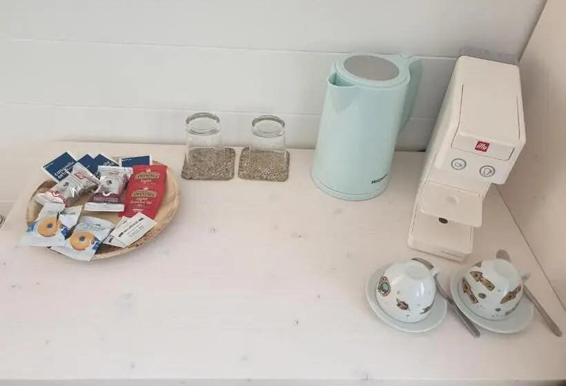 デラックスルーム, Laura E Christian   Rooms