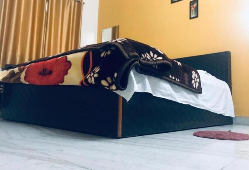 Семейный Номер, Mango Guest House