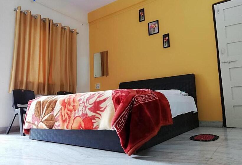 חדר משפחתי, Mango Guest House