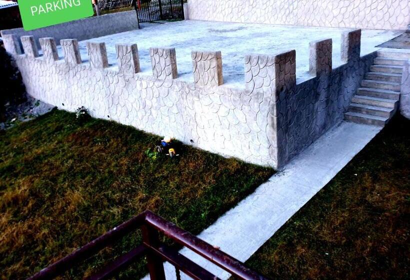 اتاق استاندارد چهار تخته, Nikolo Inn