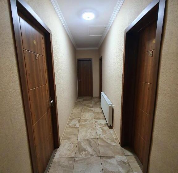 اتاق استاندارد چهار تخته, Nikolo Inn