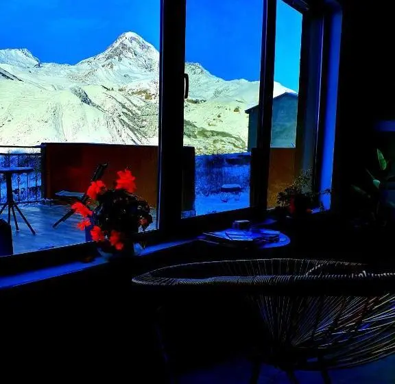 اتاق استاندارد چهار تخته, Nikolo Inn