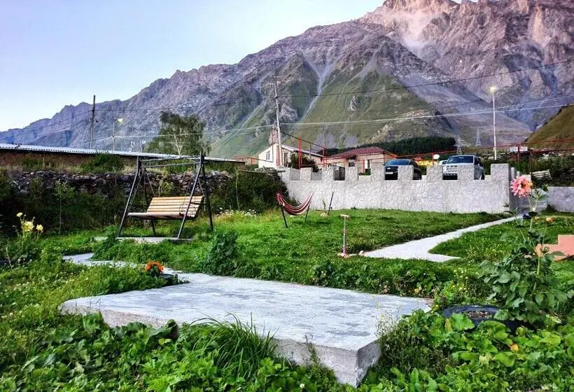 اتاق استاندارد با چشم‌انداز کوهستان, Nikolo Inn