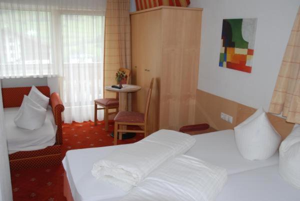 اتاق استاندارد چهار تخته, Alpenpension Regina