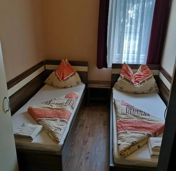 آپارتمان 1 خوابه با چشم‌انداز باغ, Borostyán Panzió Balatonfüred