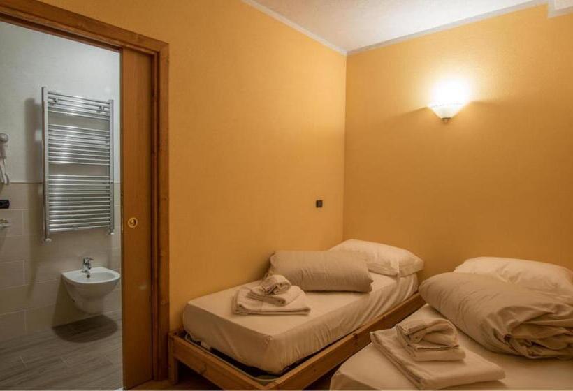 اتاق استاندارد چهار تخته, Agriturismo La Poina