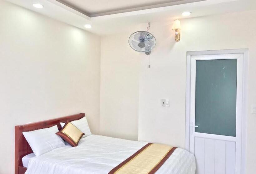 اتاق استاندارد, Mai Ngoc