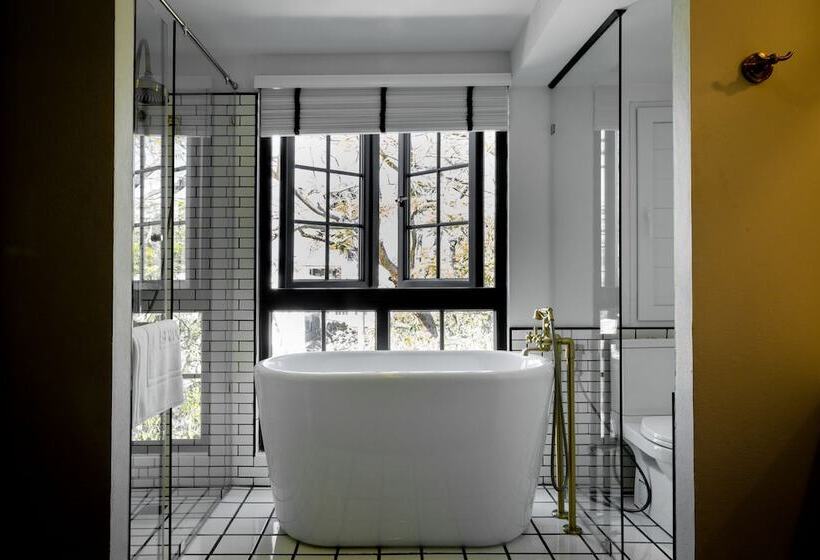 Номер Deluxe Вид на Бассейн, Mora Boutique Hotel   Sha Extra Plus