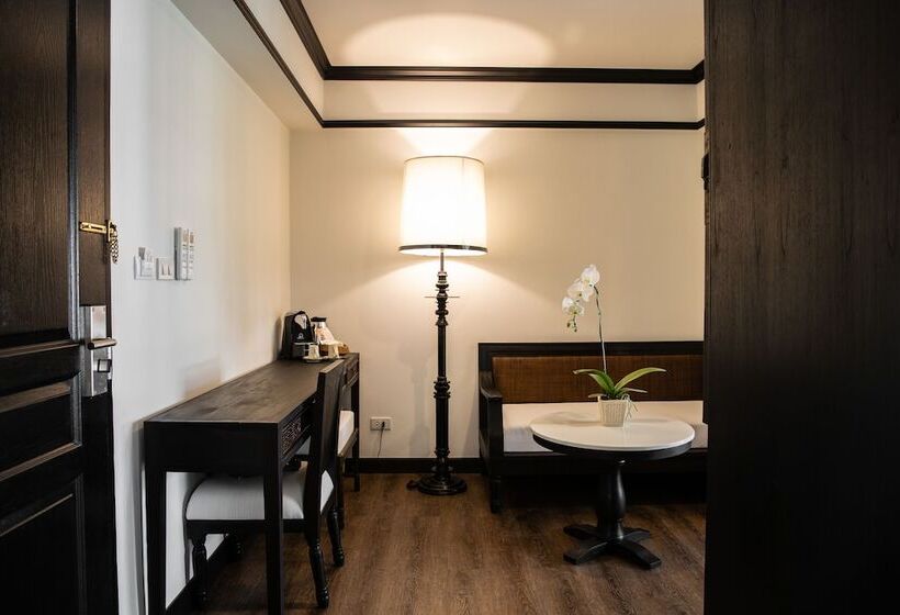 带泳池观景的豪华房, Mora Boutique Hotel   Sha Extra Plus