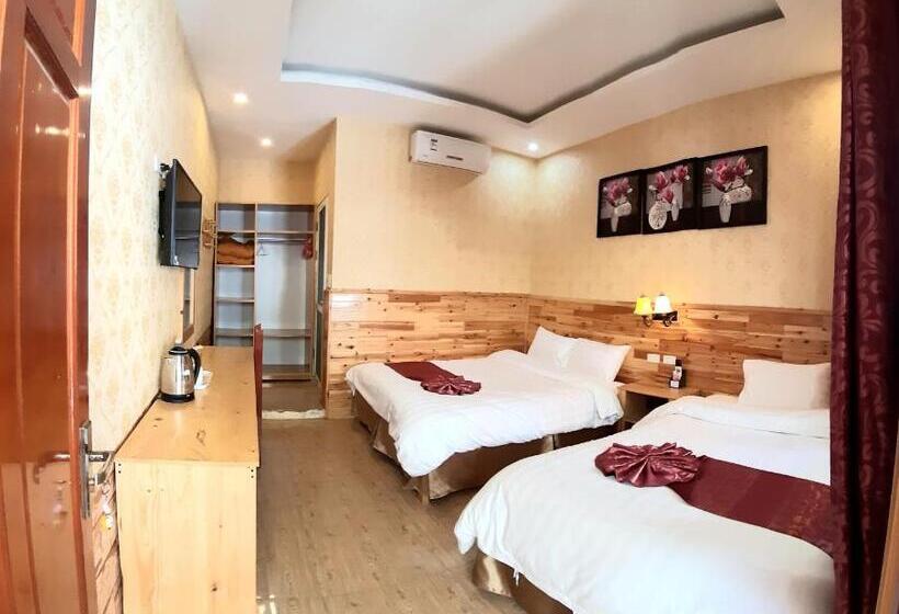 اتاق خانوادگی با چشم‌انداز باغ, Dang Khoa Garden Inn