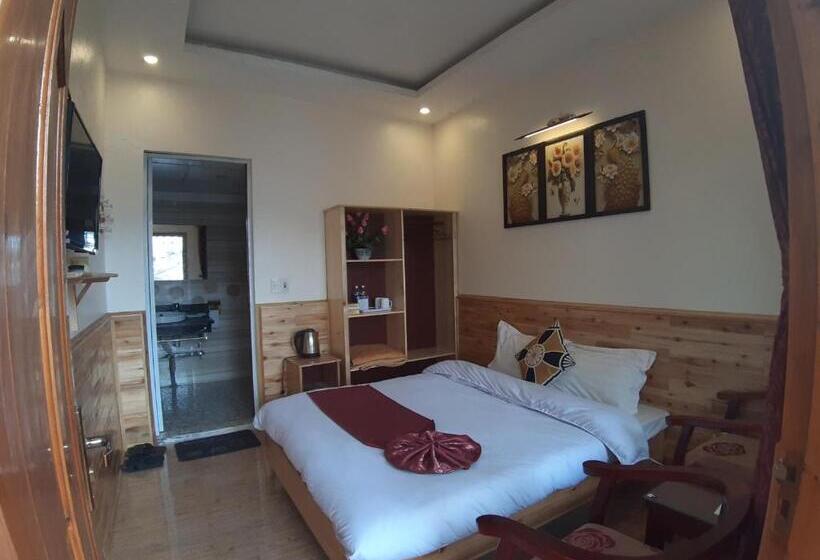 اتاق لوکس با بالکن, Dang Khoa Garden Inn