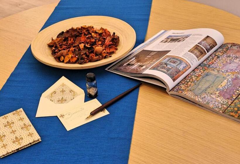 مجموعه ویستا شهر, Domus Plaza