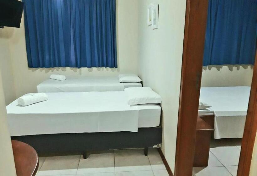 Quarto Quádruplo Estandar, Oceano Pousada   Buffet De Café Da Manhã E Serviço De Quarto Diário