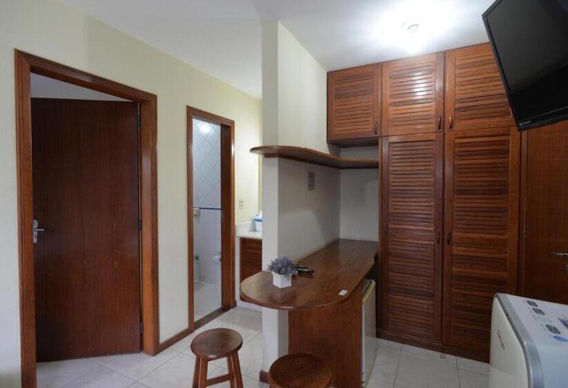 Quarto Familiar Superior, Oceano Pousada   Buffet De Café Da Manhã E Serviço De Quarto Diário