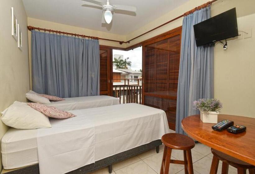 اتاق استاندارد چهار تخته, Oceano Pousada Buffet De Café Da Manhã E Serviço De Quarto Diário