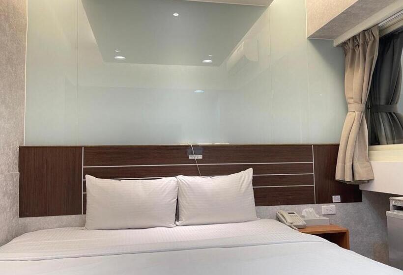 اتاق سوپریور, Jung Shin