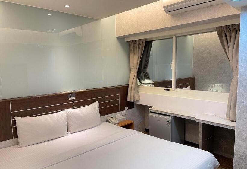 اتاق سوپریور, Jung Shin