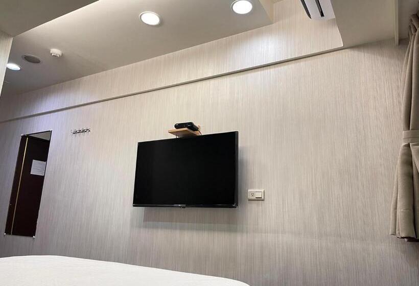 اتاق سوپریور, Jung Shin