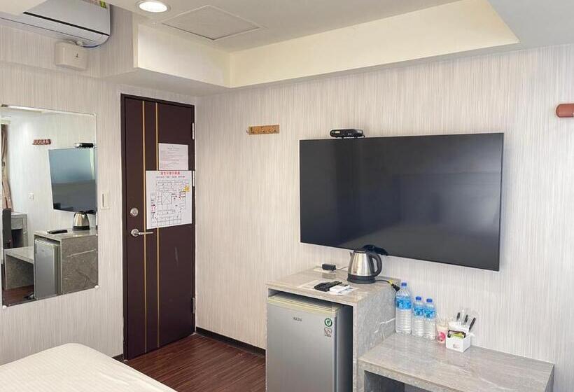 اتاق استاندارد سه نفره, Jung Shin