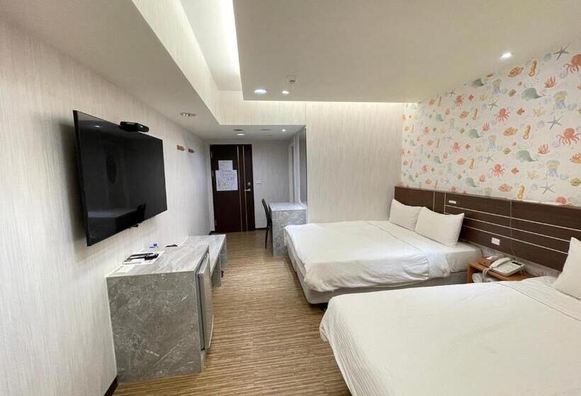 اتاق استاندارد چهار تخته, Jung Shin